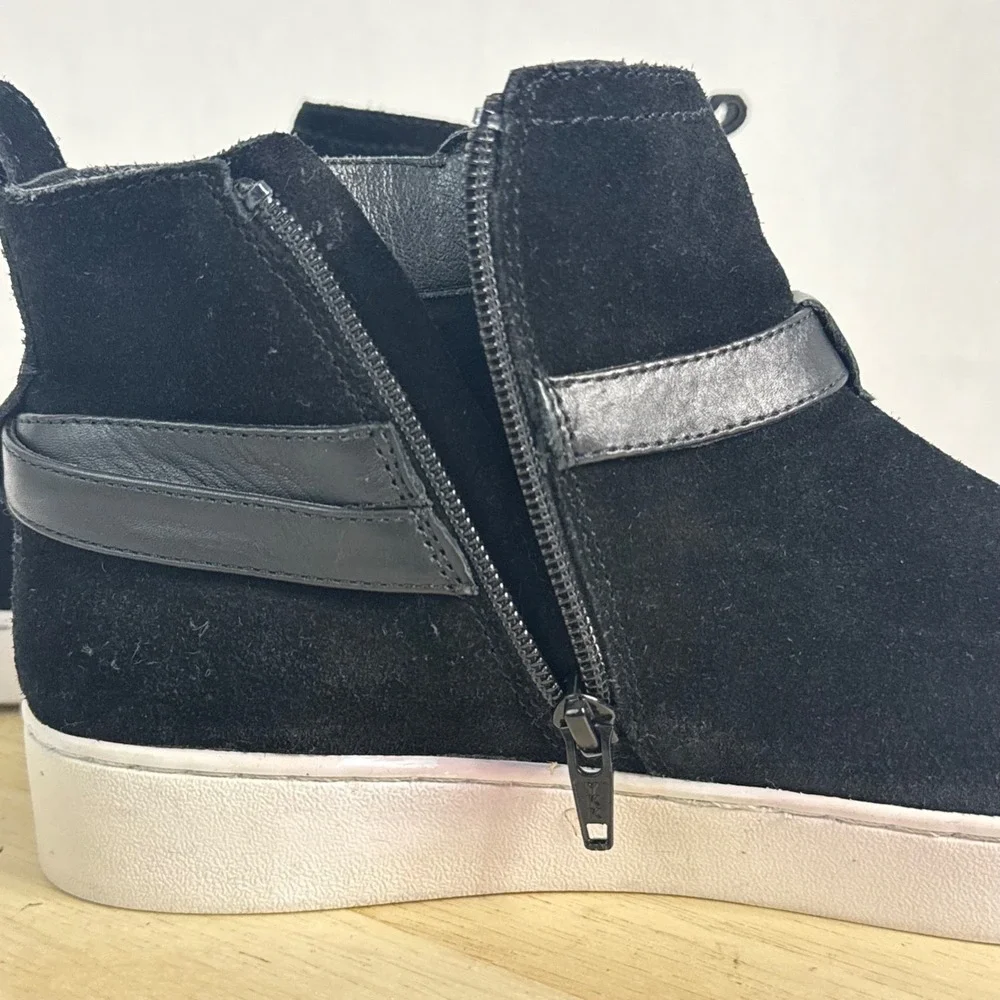 VIONIC Women's Ankle Boots Mitzi Black Suede Sneakers Platform Shoes Size 8.5